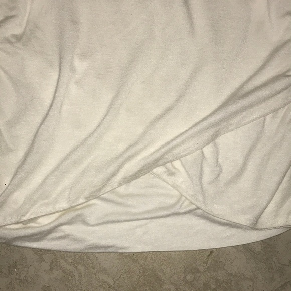 Tobi Off-White Fitted Skirt w/Ruched Sides NWOT - Picture 3 of 5